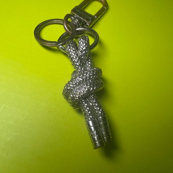 Authentic Louis Vuitton Vintage Silver Tone Knot Bag Charm Key Holder - Picture 8 of 16